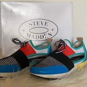 👟STEVE MADDEN👟 Color Block Sneakers 👟